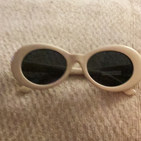 Fashion Retro Sunglasses Accessories - 😎NWOT Sexy White 90’s Style So Much Fun To Wear Retro Sun Glasses 😎
